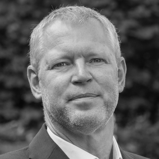 Portrait of the consultant behind IMSC